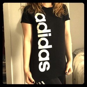 Adidas Tee✨